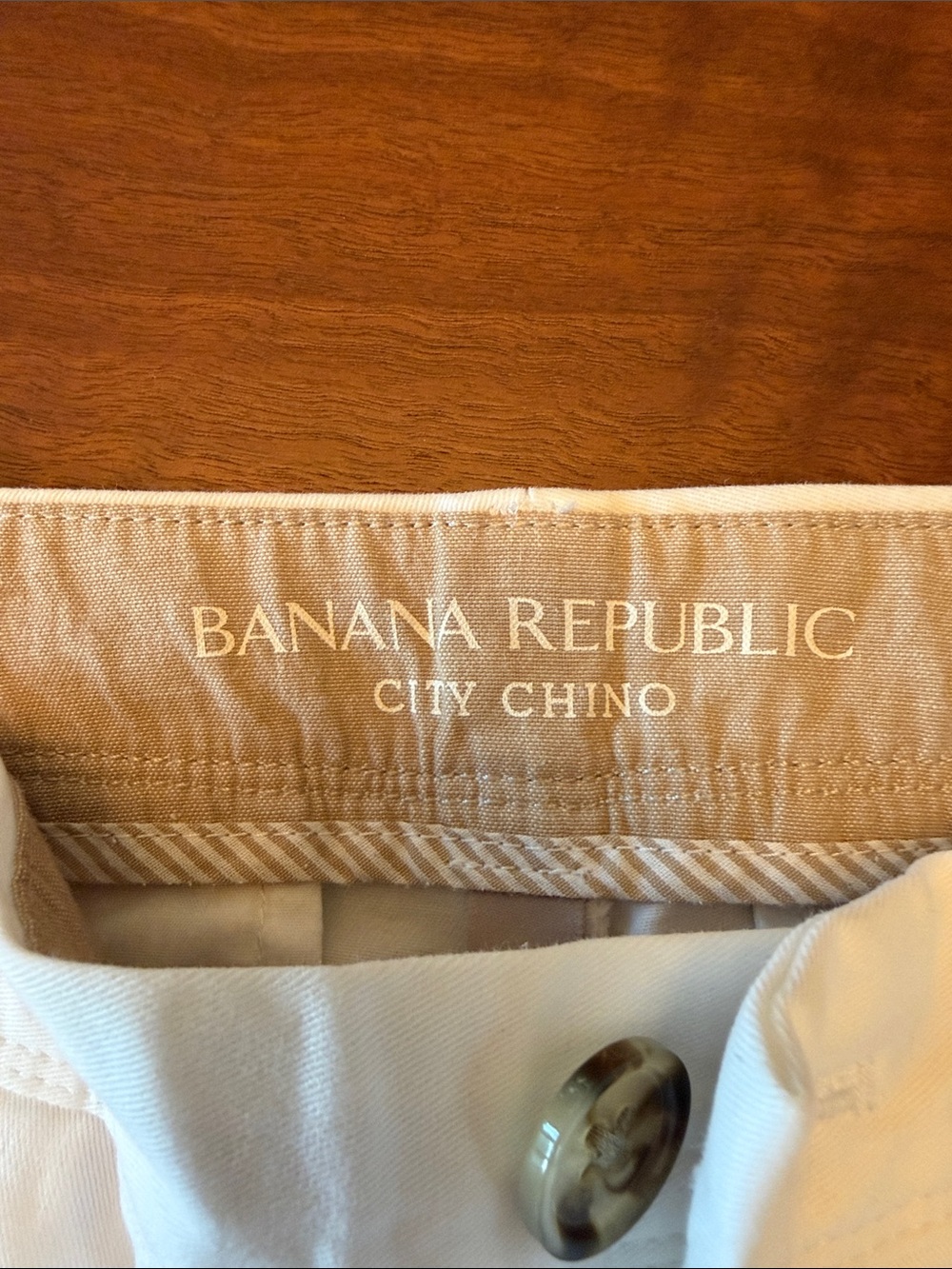 Banana Republic White Cuffed Chino Shorts for Women - Picture 2 of 7